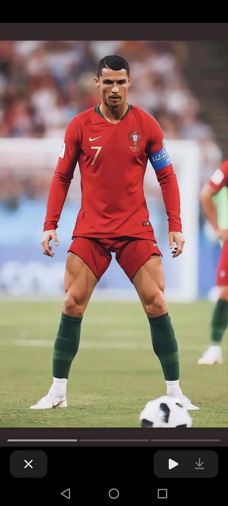 被赠送云达不莱梅印有8号的球衣，克罗斯：这是合同报价吗